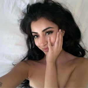 Meet your Posher, Dalias